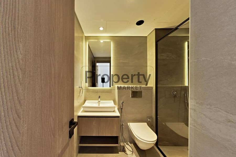 Vacant | Balcony | Pool View | Fully Furnished - Image 9