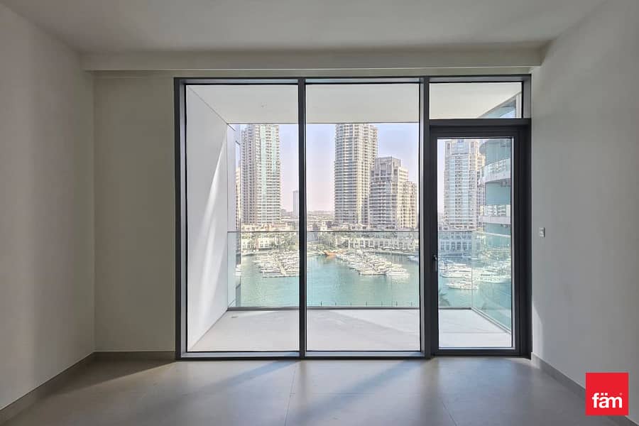 Marina & Canal View, Vacant, Spacious