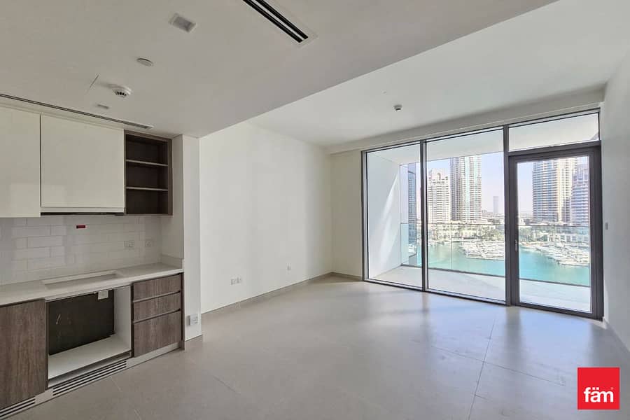 Marina & Canal View, Vacant, Spacious