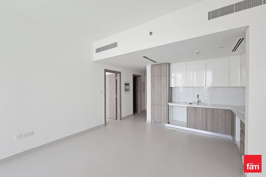 Marina & Canal View, Vacant, Spacious