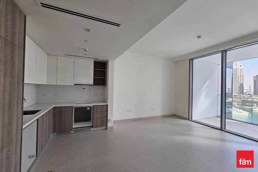 Marina & Canal View, Vacant, Spacious - Image 7