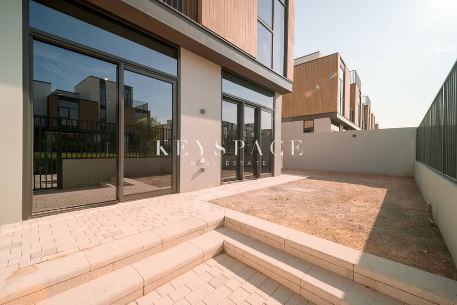 ELEGANT 4BR VILLA l G + 2F l INTERNAL UNIT l UNFURNISHED - Image 19