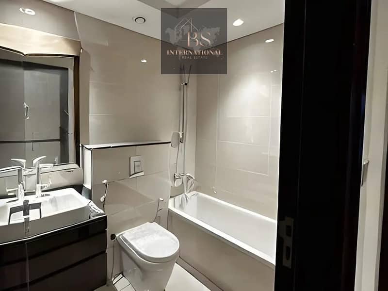 Luxury Trump Branded Townhouse | Full Park View | Prime Location - Image 9