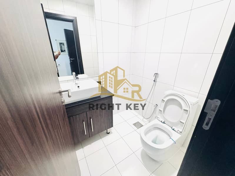 NO COMMISSION/ FULLY FURNISHED/ HIGHER FLOOR/2BHK/125K