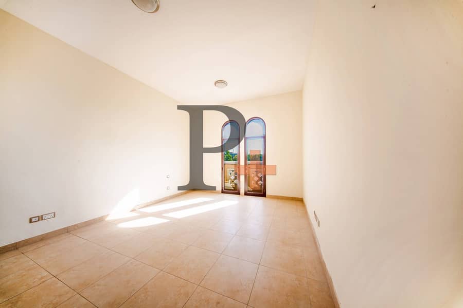 Landscaped | Single Row | Bright and Spacious - Image 8