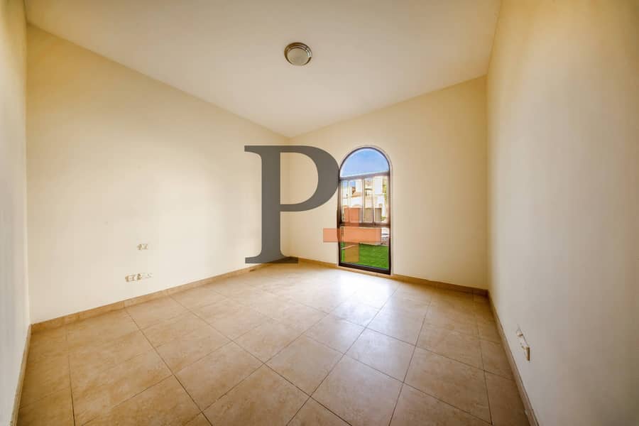 Landscaped | Single Row | Bright and Spacious - Image 10