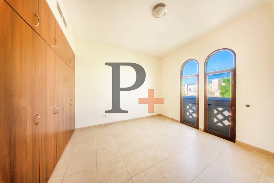 Landscaped | Single Row | Bright and Spacious - Image 11