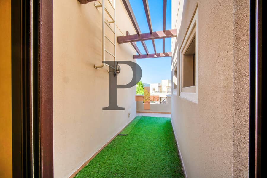 Landscaped | Single Row | Bright and Spacious - Image 19