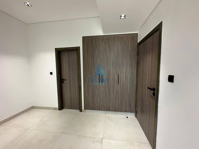 Spacious Apartment | Modern Lay out | Near Exit