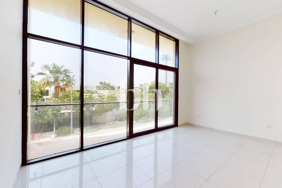 Huge Plot | Unfurnished | Well Maintained - Image 22