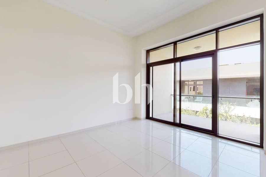 Huge Plot | Unfurnished | Well Maintained - Image 24