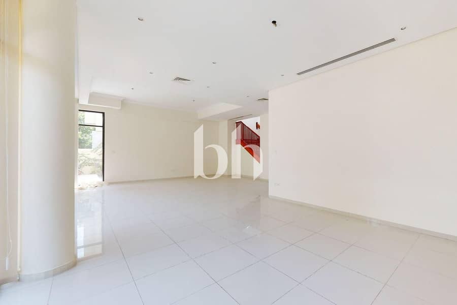 Huge Plot | Unfurnished | Well Maintained - Image 30