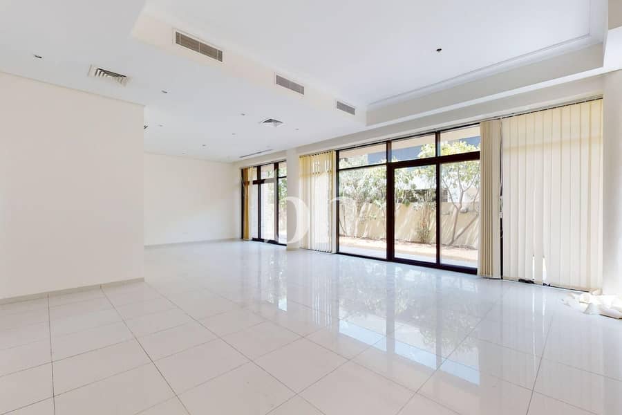 Huge Plot | Unfurnished | Well Maintained - Image 32