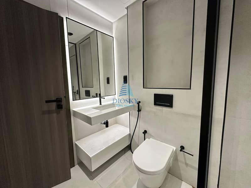 Spacious Apartment | Modern Lay out | Near Exit - Image 8