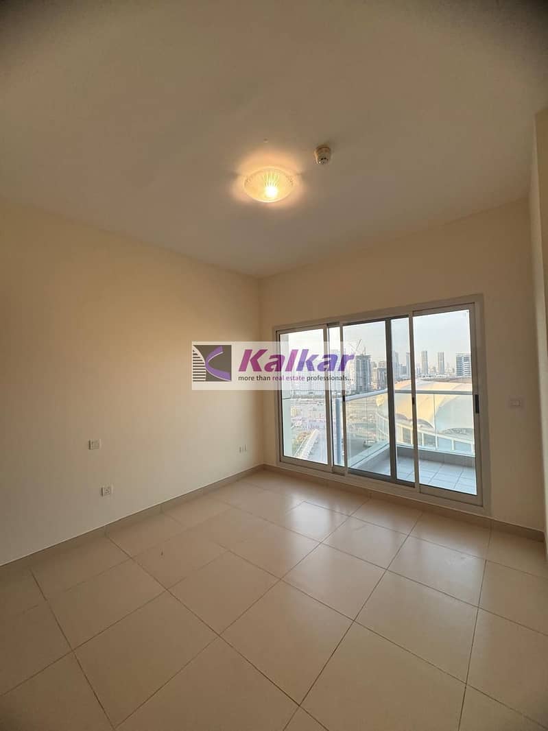 Vacant | 1 bedroom | Balcony With stadium view