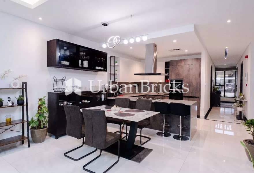 Best-Priced | 4BR below the market | Corner Unit