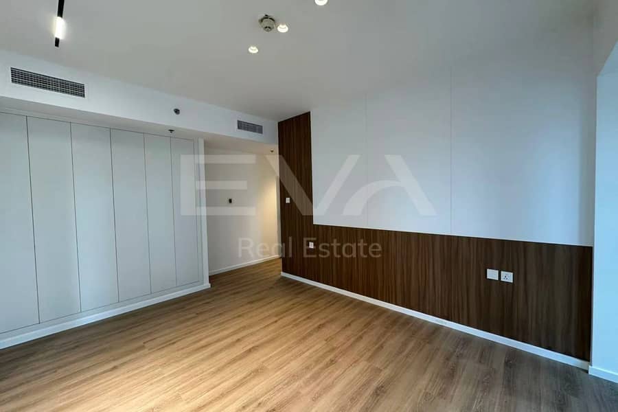 Upgraded to 3BR | Partial Sea View | Vacant - Image 12