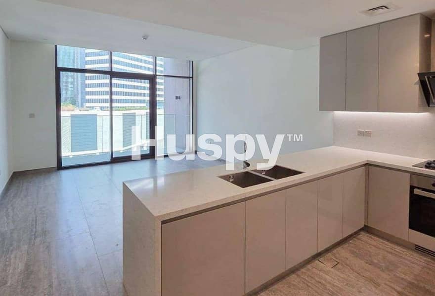 Waterfront | Vacant | Large Layout