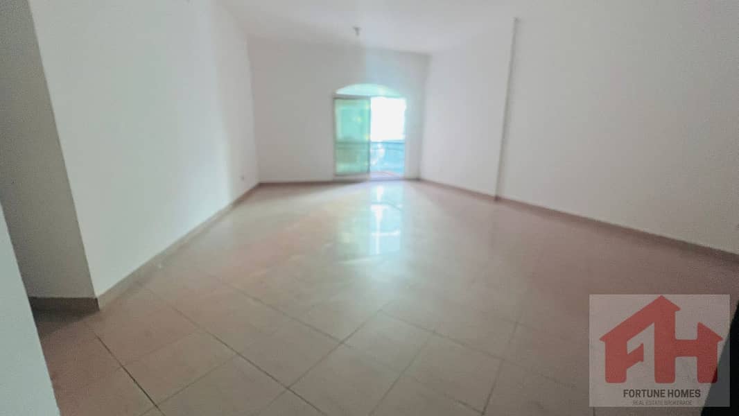 Vacant | Large Studio Available For Rent IN CBD | With Cover Parking | Near Bus Stop | - Image 6