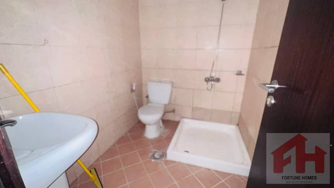 Vacant | Large Studio Available For Rent IN CBD | With Cover Parking | Near Bus Stop | - Image 7