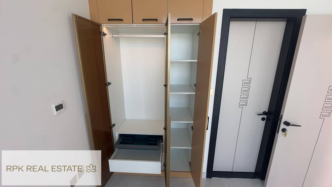 Brand New | High Floor | Full Miracle Garden View - Image 9