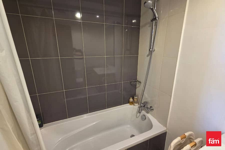 Spacious 1BR | Fully Furnished | Golf View - Image 8