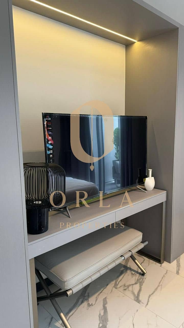 Modern Studio | Full Panoramic Views | Prime Location - Image 10