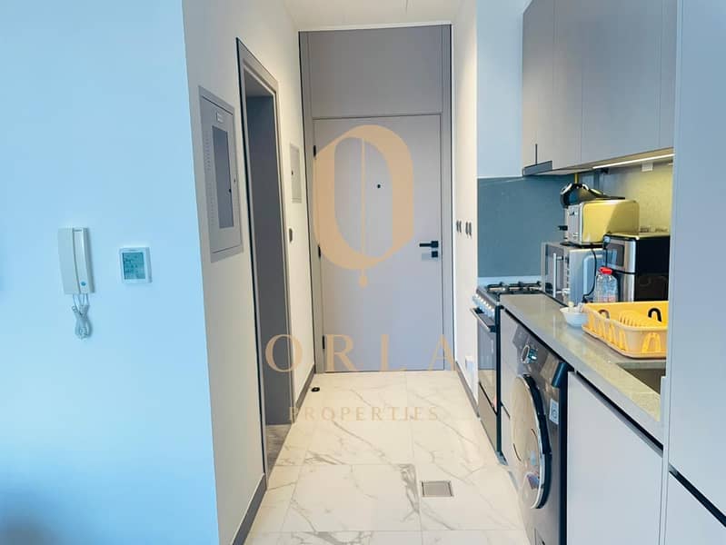 Modern Studio | Full Panoramic Views | Prime Location - Image 15