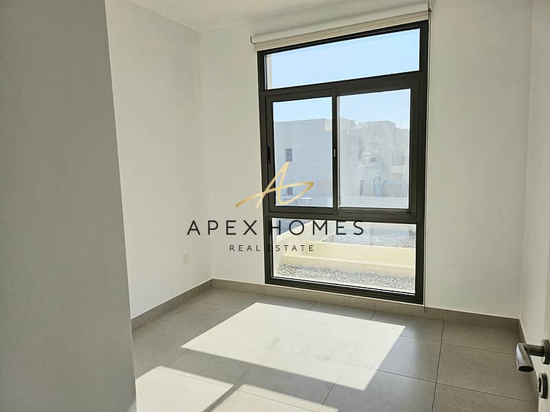 Vacant | Single Row | 3BR + Maid - Image 15