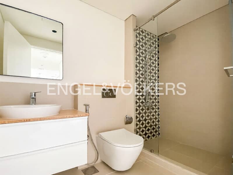 Corner Unit | Pool and Mall View | Mid Floor - Image 11