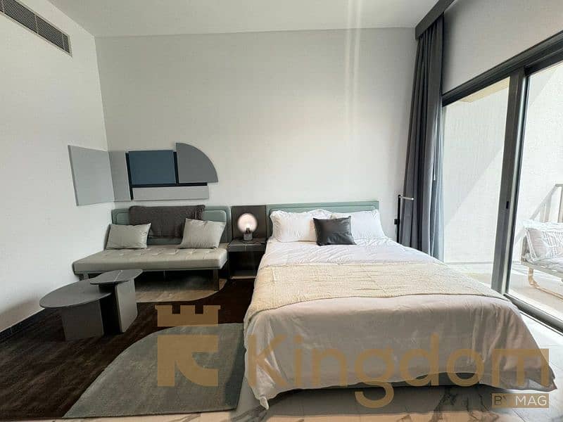 Barnd New | Community View | Vacant | High Floor