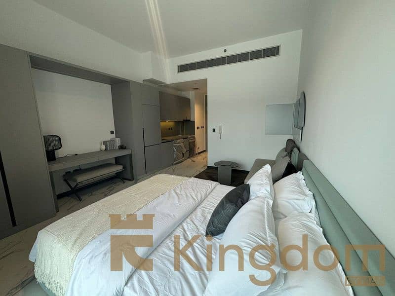 Barnd New | Community View | Vacant | High Floor