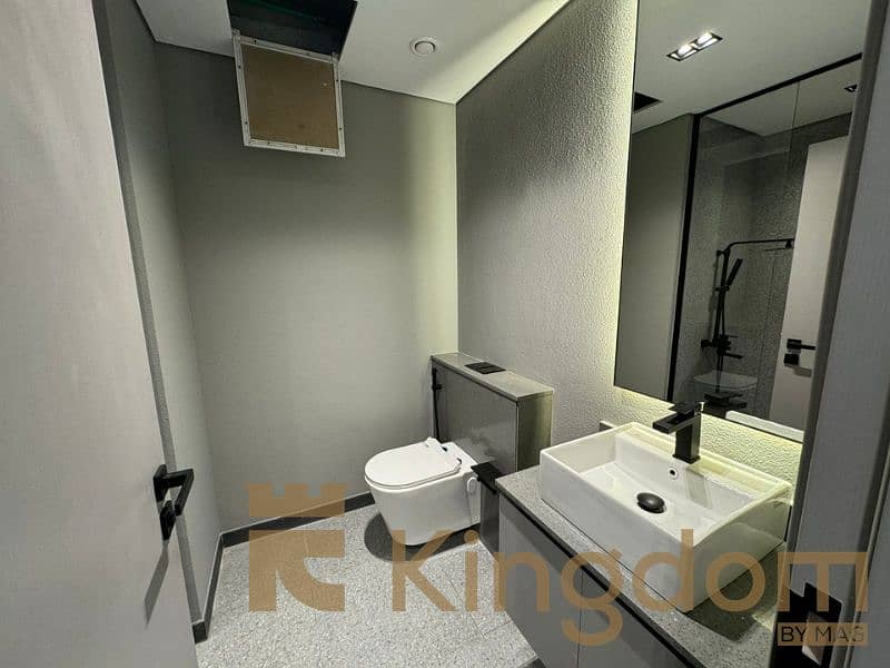 Barnd New | Community View | Vacant | High Floor - Image 9