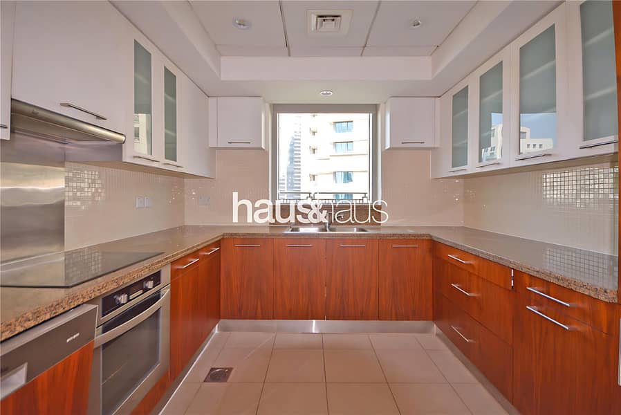 Spacious 2 bed | Burj Facing | Vacant Soon - Image 6