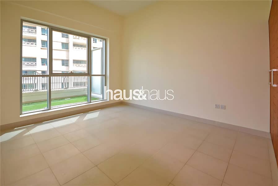 Spacious 2 bed | Burj Facing | Vacant Soon - Image 8