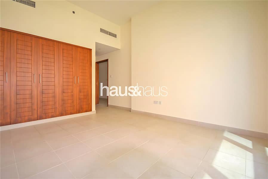 Spacious 2 bed | Burj Facing | Vacant Soon - Image 10