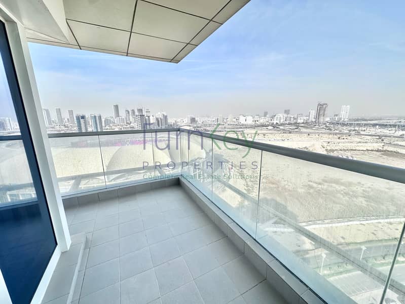 High floor | Spacious | semi closed kitched - Image 6