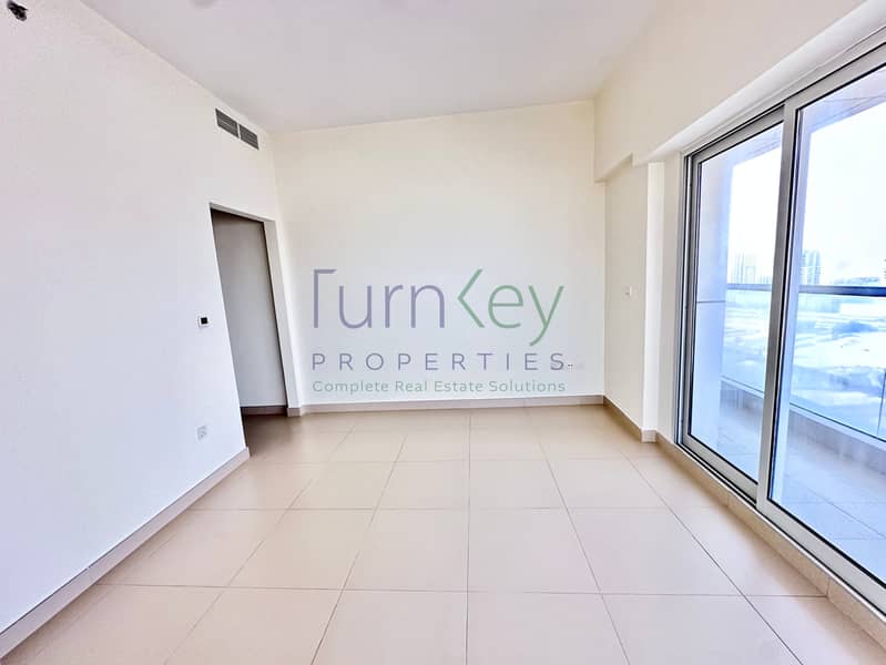 High floor | Spacious | semi closed kitched - Image 12