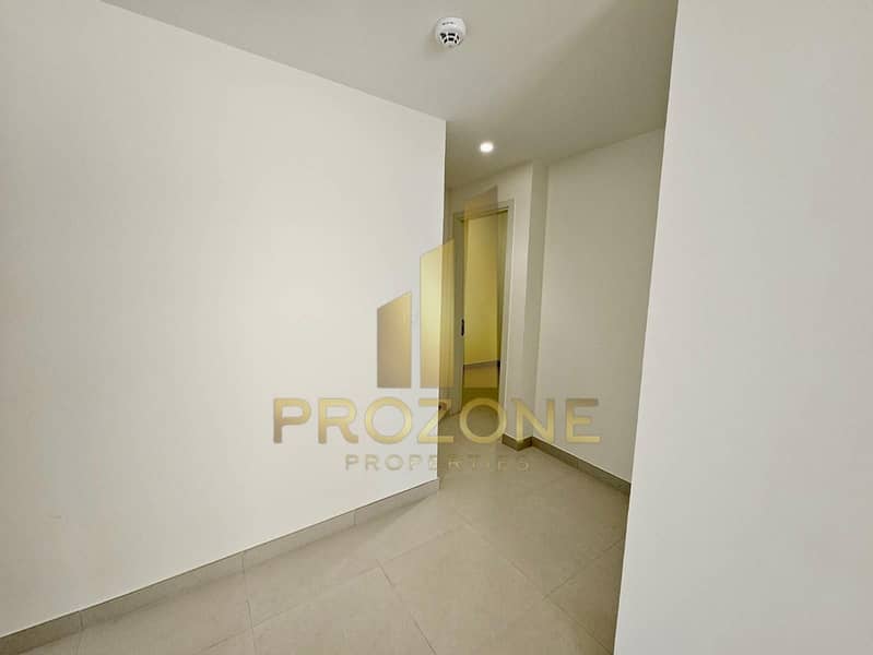 Near Amenities | Ready to Move in | Huge Layout - Image 7