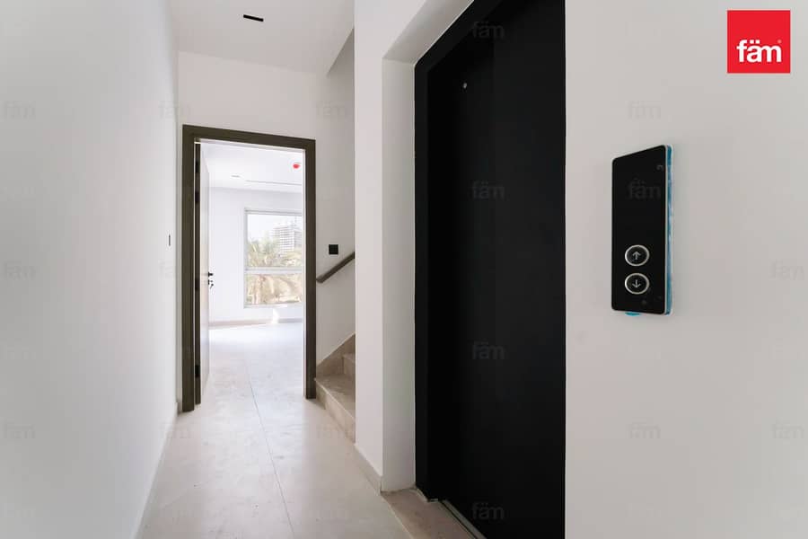 Specious Brand New Townhouse With Private Elevator