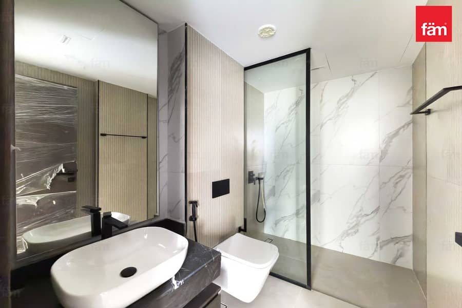 Specious Brand New Townhouse With Private Elevator - Image 15