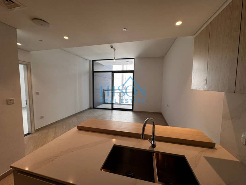 FULLY FURNISHED | CORNER UNIT | DOWNTOWN VIEW