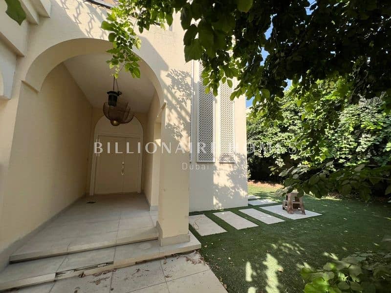 Ready to Move In | Upgraded | Biggest Plot - Image 25