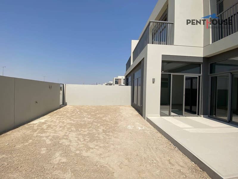 Semi- Detached Villa | Lagoon | Landscaped garden - Image 6