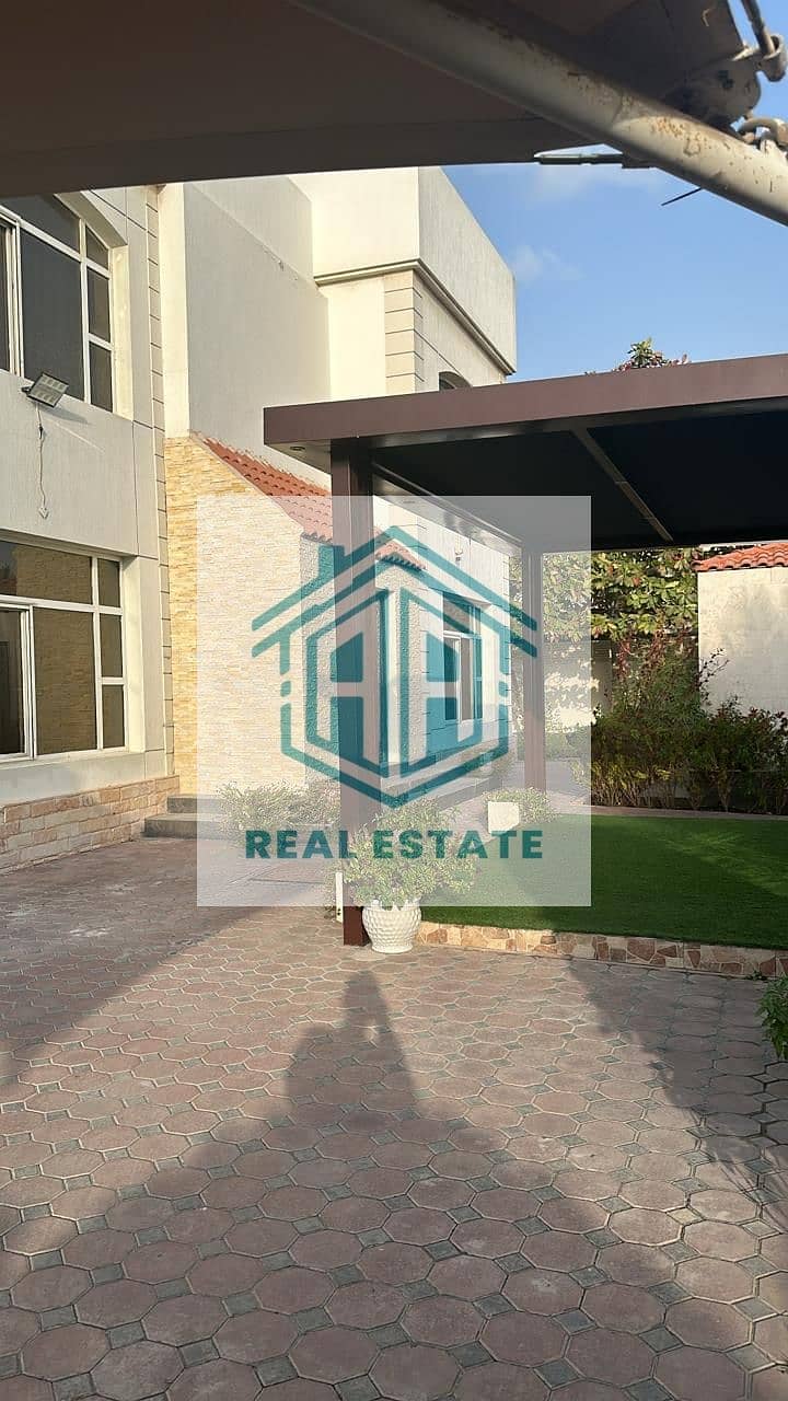 Luxurious Villa 5 BR with big Garden. with best price and location IN ALMIZHAR FIRST