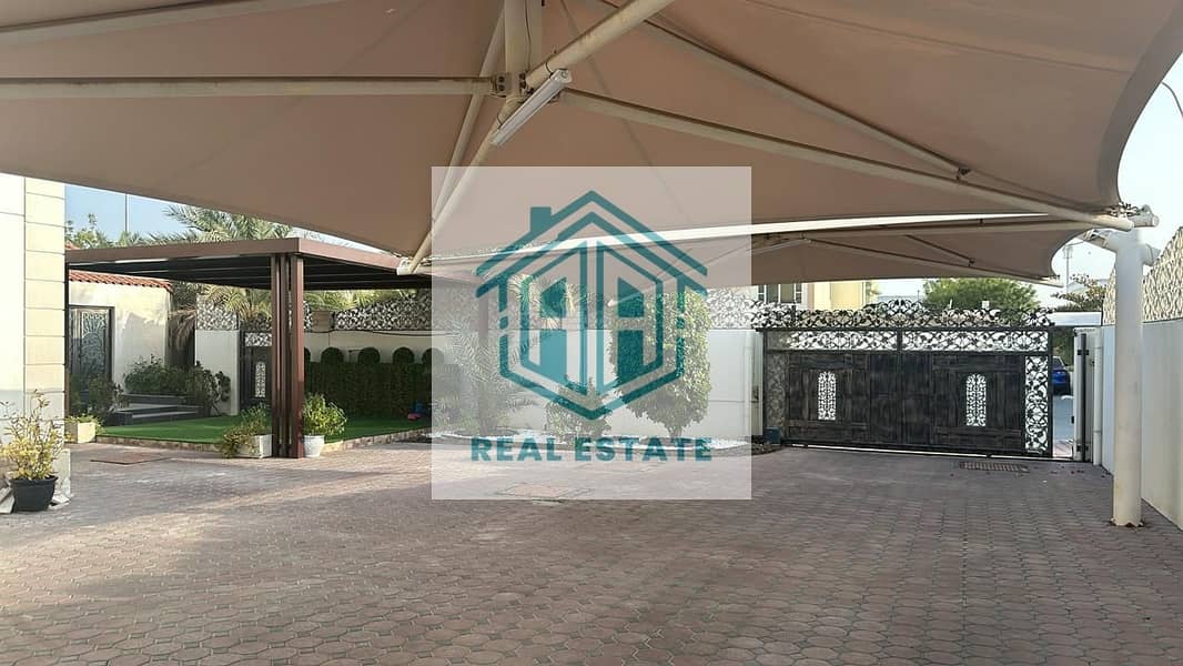 Luxurious Villa 5 BR with big Garden. with best price and location IN ALMIZHAR FIRST