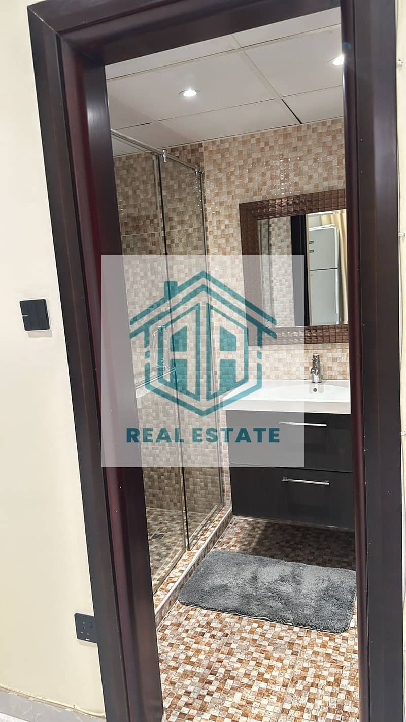 Luxurious Villa 5 BR with big Garden. with best price and location IN ALMIZHAR FIRST - Image 7