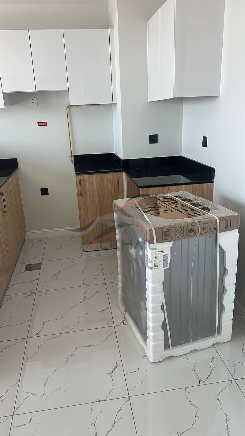 Close to metro | Vacant | Pool view | Furnished - Image 7