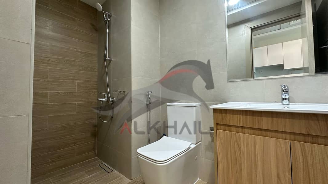 Close to metro | Vacant | Pool view | Furnished - Image 9