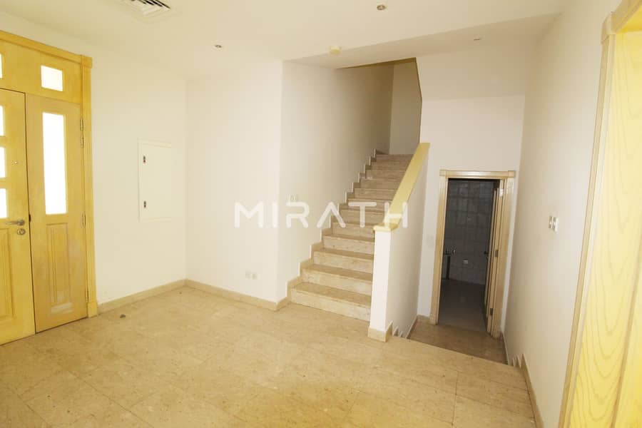 Elegant 3BR Villa | Shared Pool | Prvt Garden - Image 9